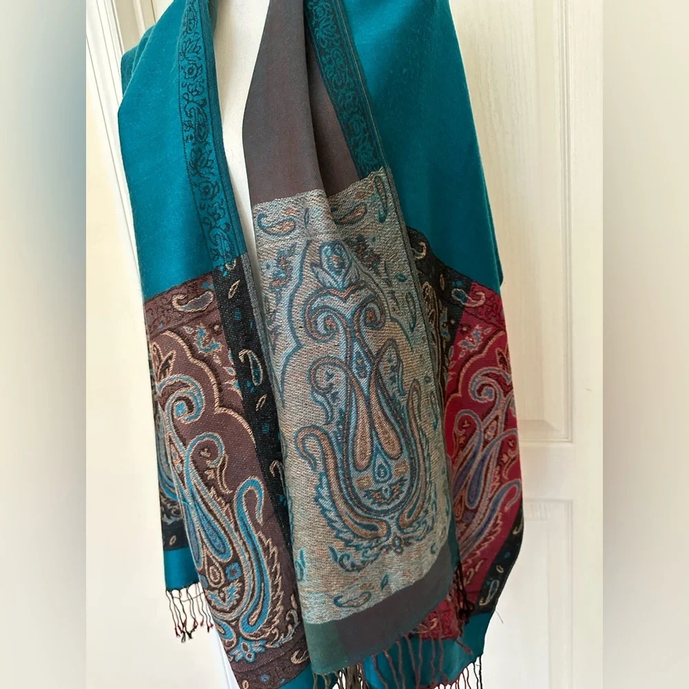 Stein Mart Women’s Oversized Floral Scarf/Shawl with Classic Tassel, Sz 27x73